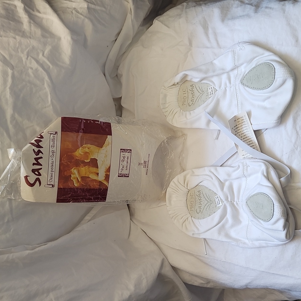 size 14Wide canvas ballet slippers NWT